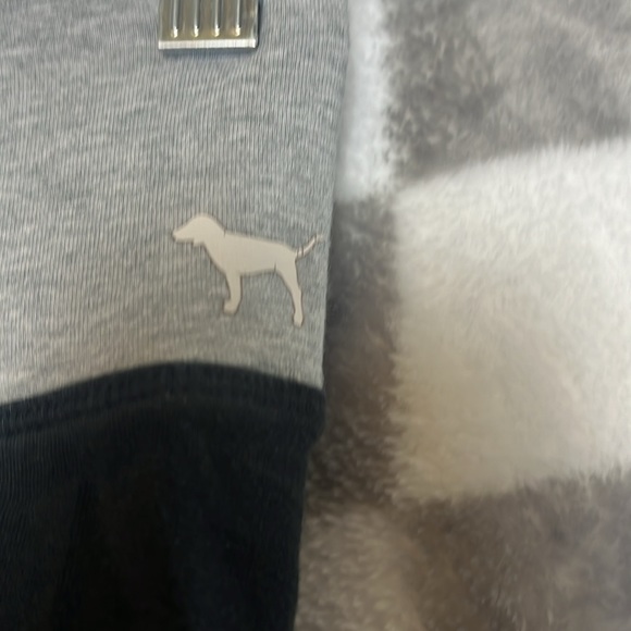 Vintage Y2K Pink Victoria secret leggings XS with rainbow rhinestones - Picture 4 of 9